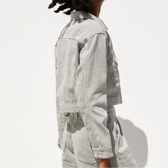 Medium Blk & Wht Jean Jacket Cropped - Picture 9 of 9